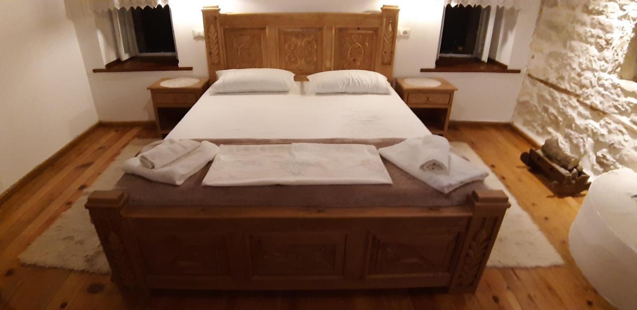 Braja House Hotell Gjirokastër Exteriör bild